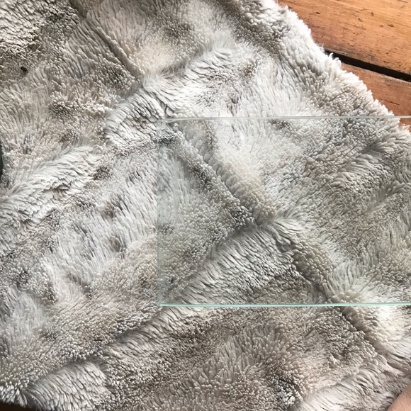 Glass shelving. Open shelving. - Picture 5 of 9